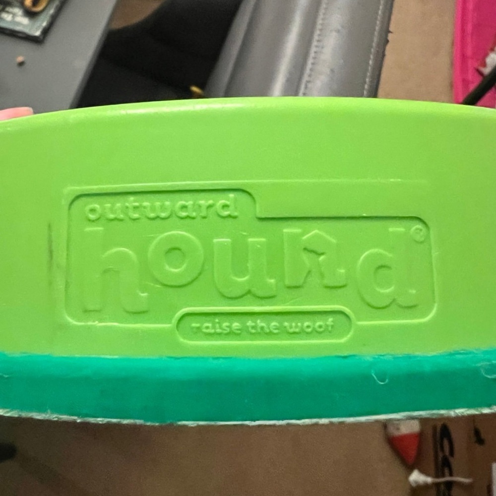 Outward Hound Slow Feeder Dog Bowl – Green Spiral Maze small/medium